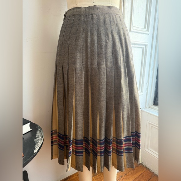 Vintage Reversible Scottish Wool Pleated High Waisted Skirt Heritage Tartan - Picture 4 of 10